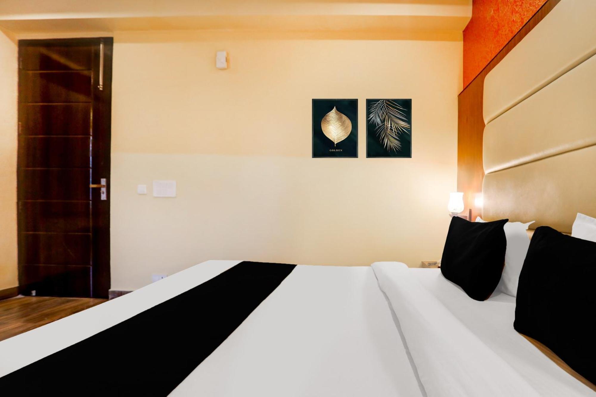 Super Townhouse Oak Pacify Hills Hotel Rājpur Екстериор снимка