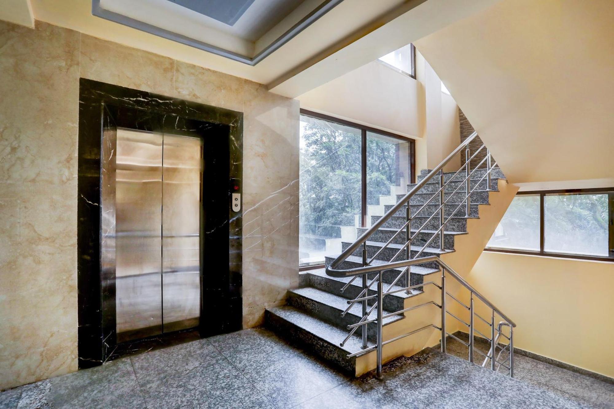 Super Townhouse Oak Pacify Hills Hotel Rājpur Екстериор снимка